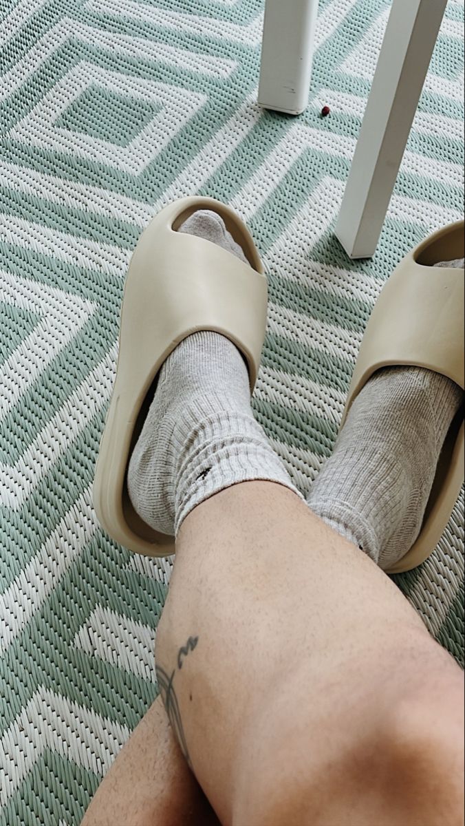 Yeezy Slides 'Bone' photo review